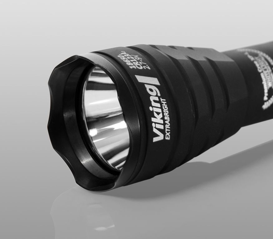 Тактический фонарь Armytek Viking (тёплый свет)